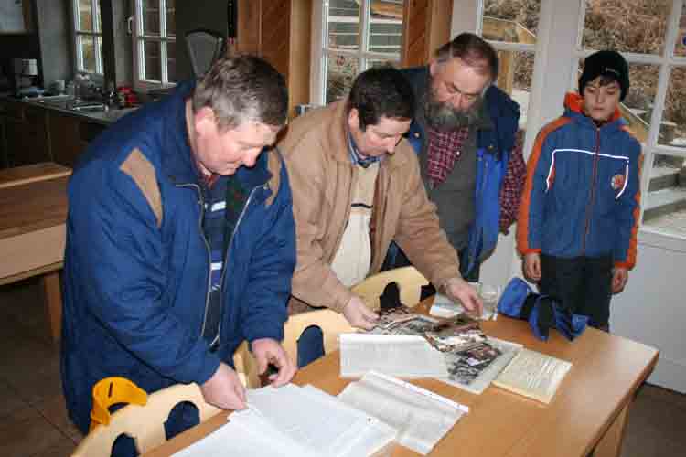 18 02 2006Gedenkstein 008NET