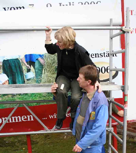 25 03 20061175Werbung 010