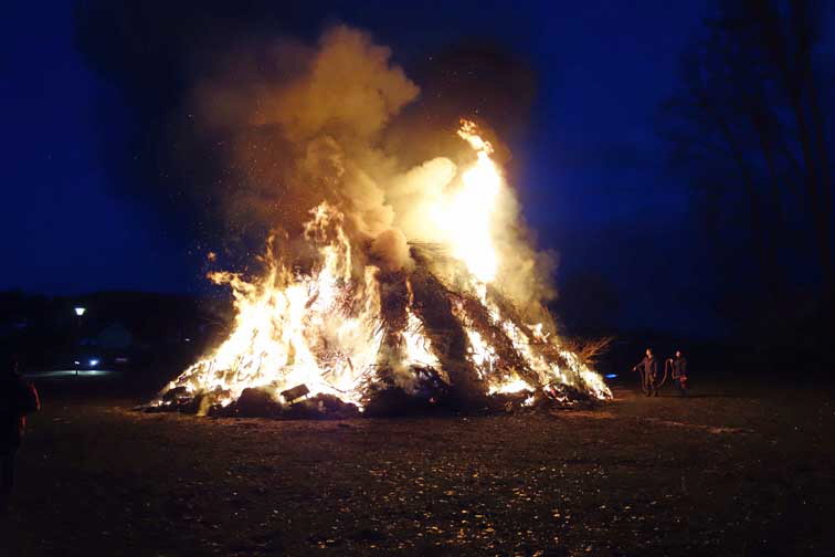 2017 04 15 Osterfeuer 15